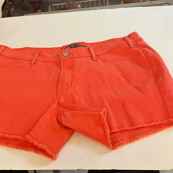 Levi's Vibrant Orange Jean Shorts - Picture 1 of 4